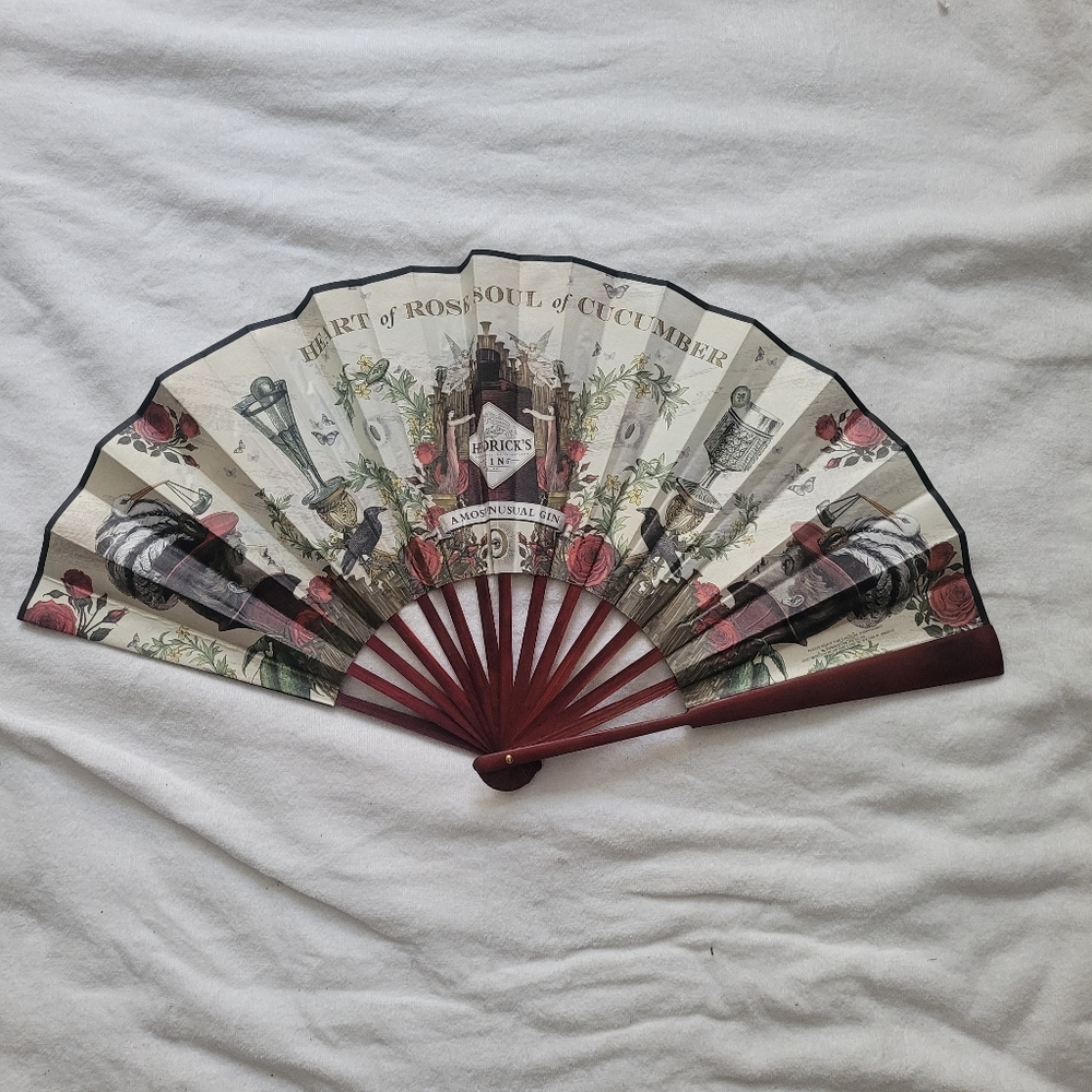 HENDRICKS folding fan